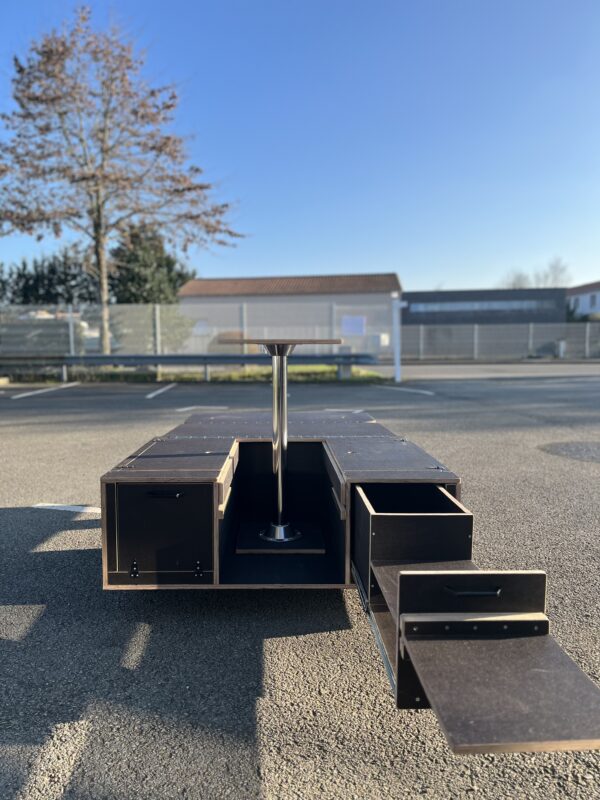 box déplié avec table